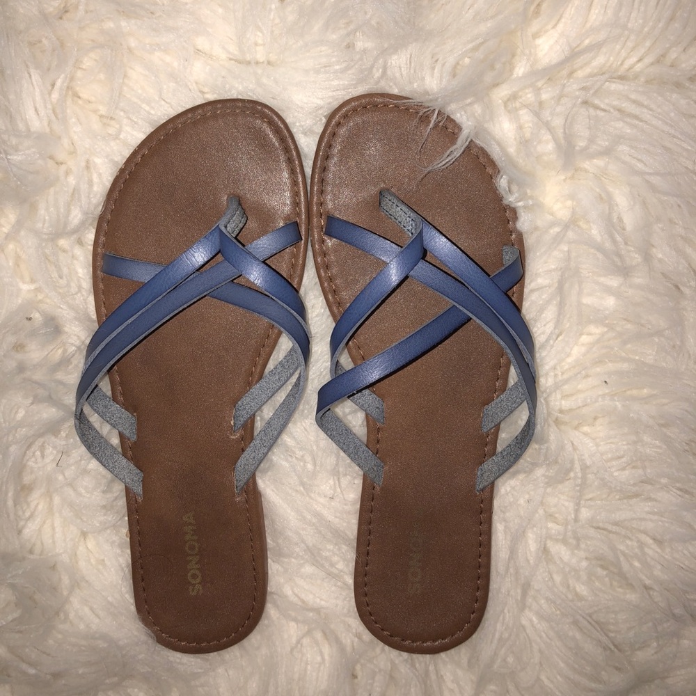 Blue strapped sandal shoes